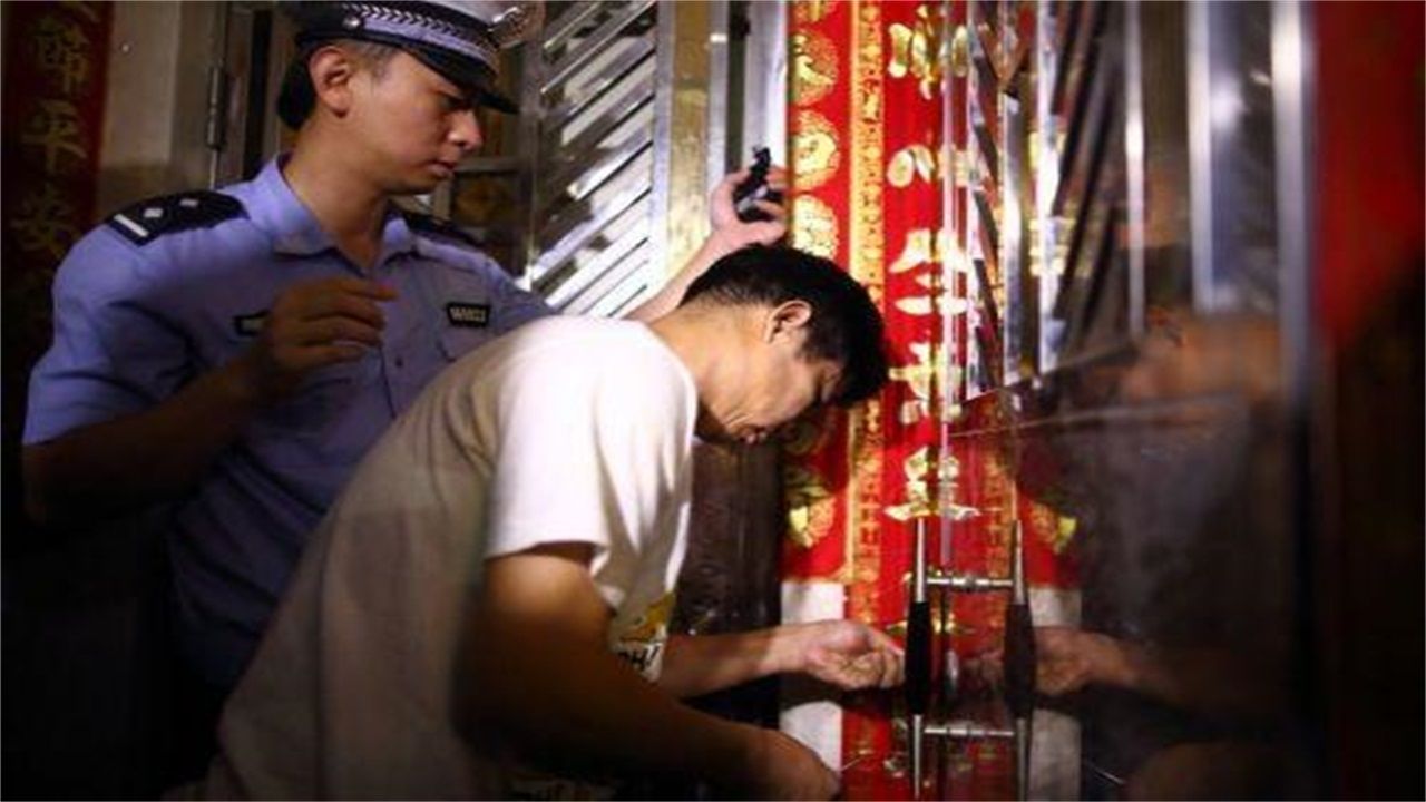 新竹请开锁师傅开了锁后，师傅